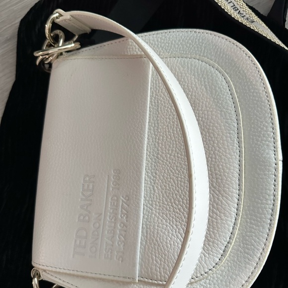 Ted Baker White Crossbody Bag Minimalist Design - Picture 3 of 8